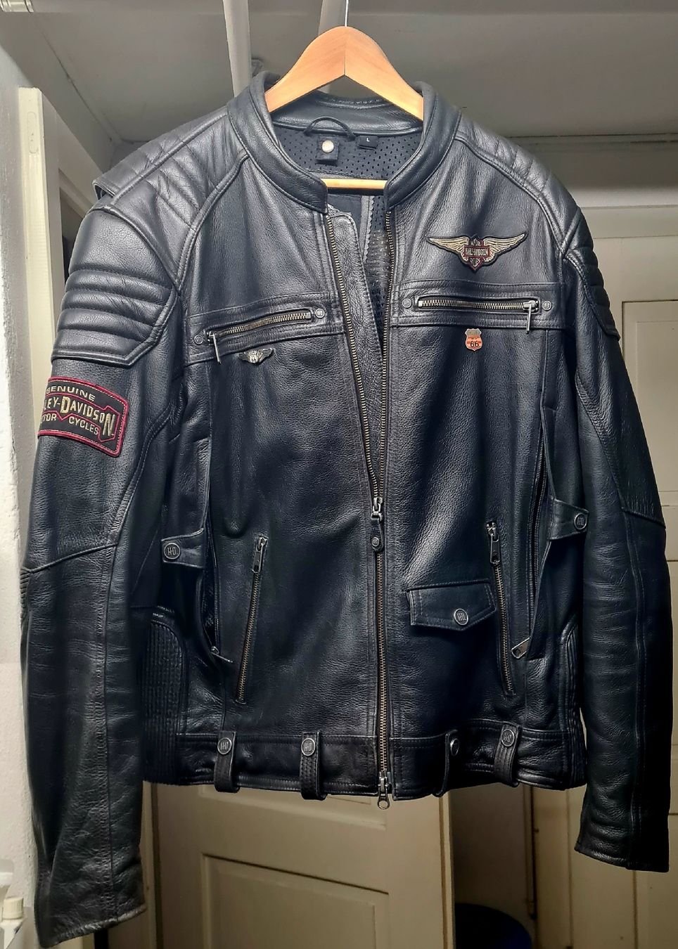 Harley-Davidson Jacken: original Harley Davidson Lederjacke Gr. L – Gebraucht aus Emmenbrücke von Eichhoefli