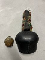 Kuhglocke mit Glocklein und Verzierung