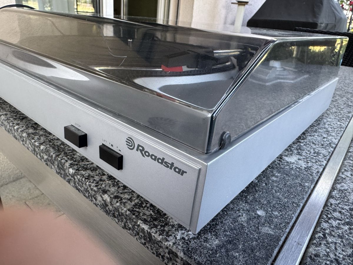Roadstar Plattenspieler: Roadstar Plattenspieler – Gebraucht aus Urtenen-Schönbühl von sibari 1