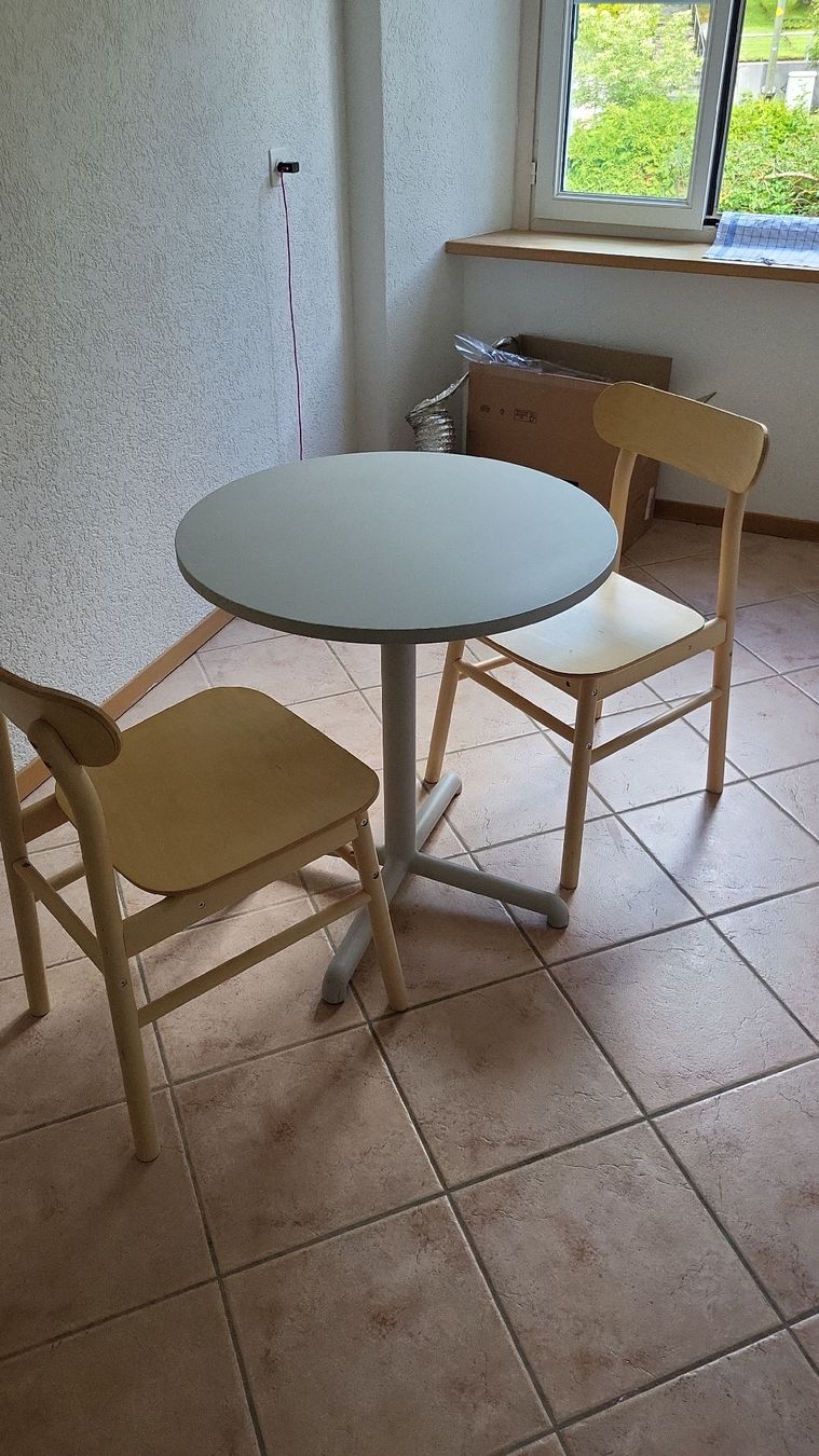 Tischset: Table et 2 chaises – Gebraucht aus Sonvilier von cai_9fqf