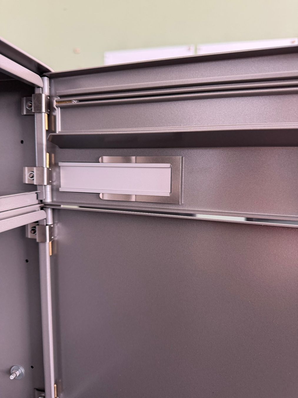 Sonstiges für Haushalt & Wohnen: Briefkasten grau – Gebraucht aus Schüpfen von Dracula0 4