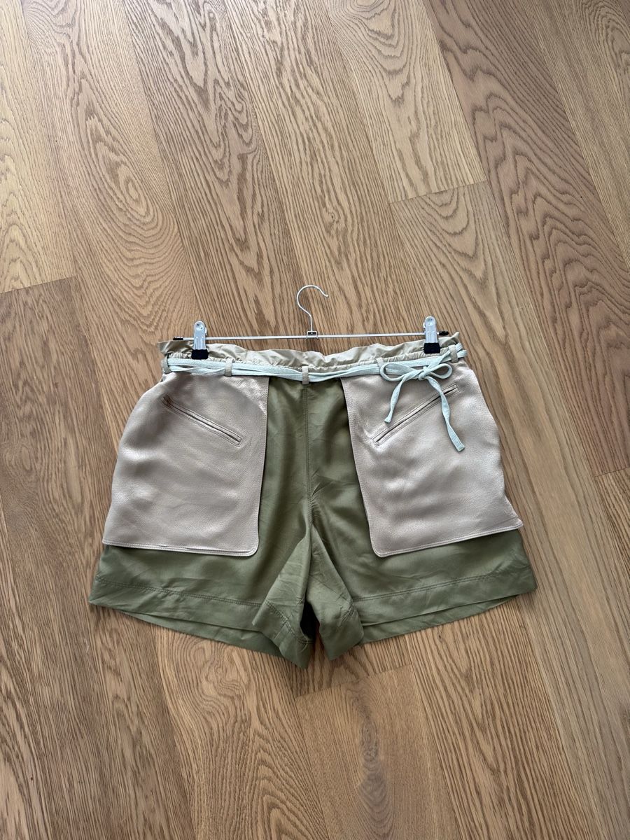 Valentino Pantaloni: Valentino Seidenshorts, S/M – Usato da Uetikon am See venduto da happywishes
