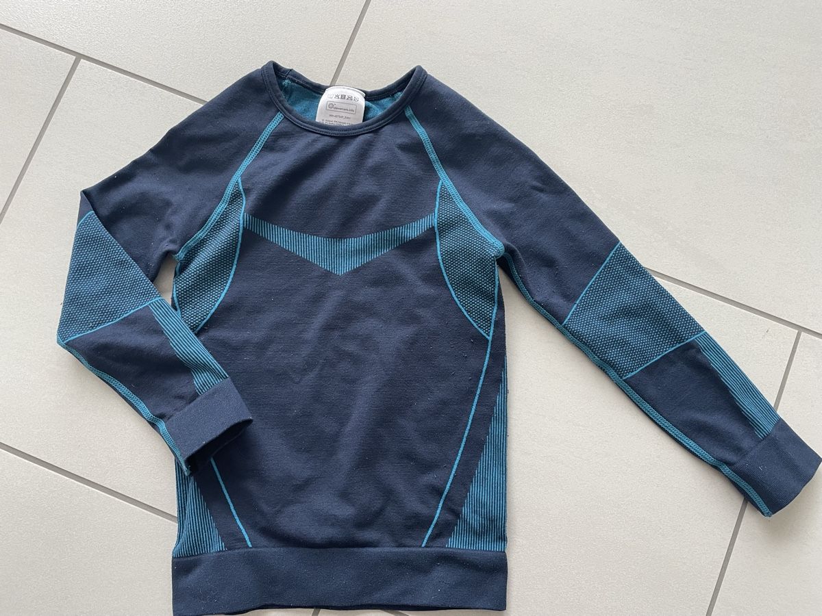 Decathlon Lotti & Set di vestiti: Kleiderpaket 104/110 Jungen – Usato da Rüti ZH venduto da Tal_ga6N 4