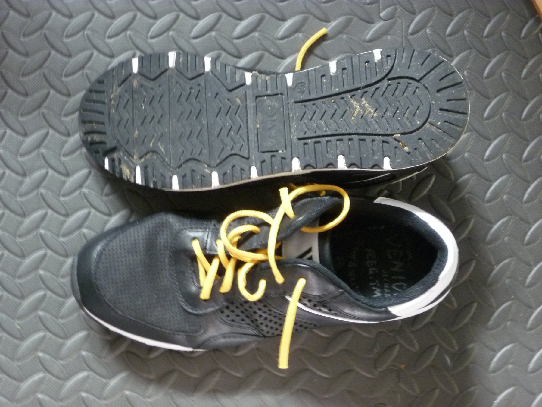 Herrenschuhe: Sportsneaker Gr. 45 – Gebraucht aus Safenwil von universum78