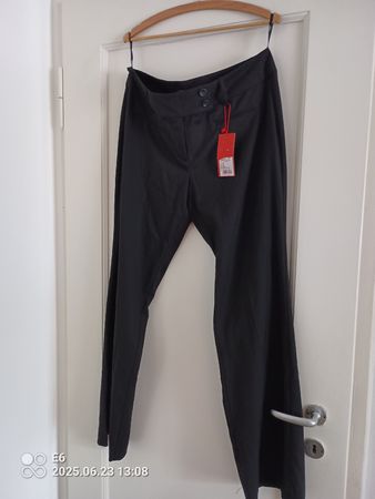 Neue elegante Hose mit Streifen Marke S.Oliver