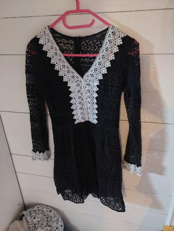 Elegantes Spitzenkleid, schwarz mit weisser Spitze Gr. M