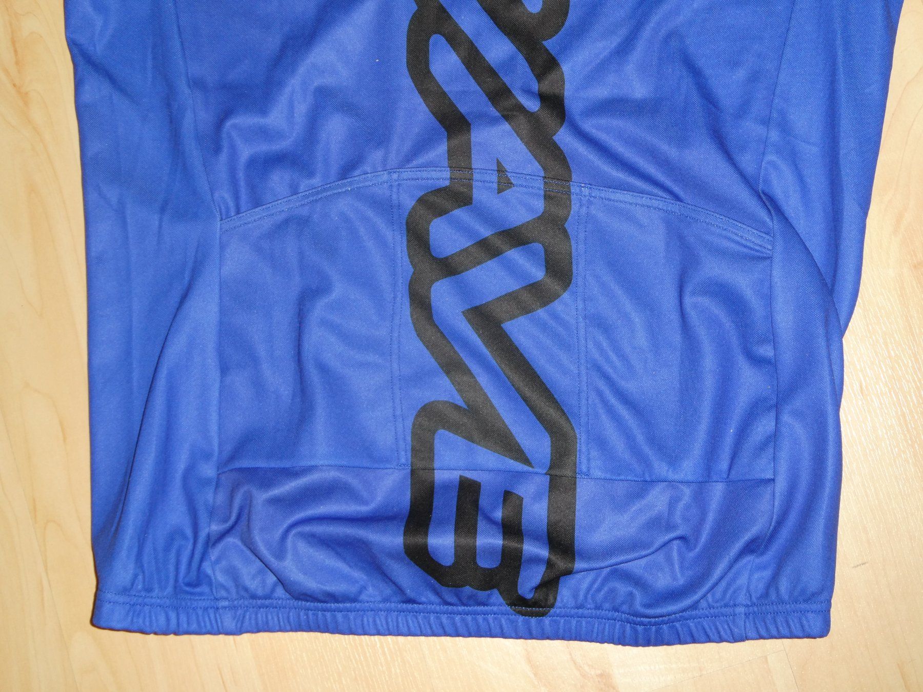T-shirt: Veloshirt – Usato da Mels venduto da KOSL 3