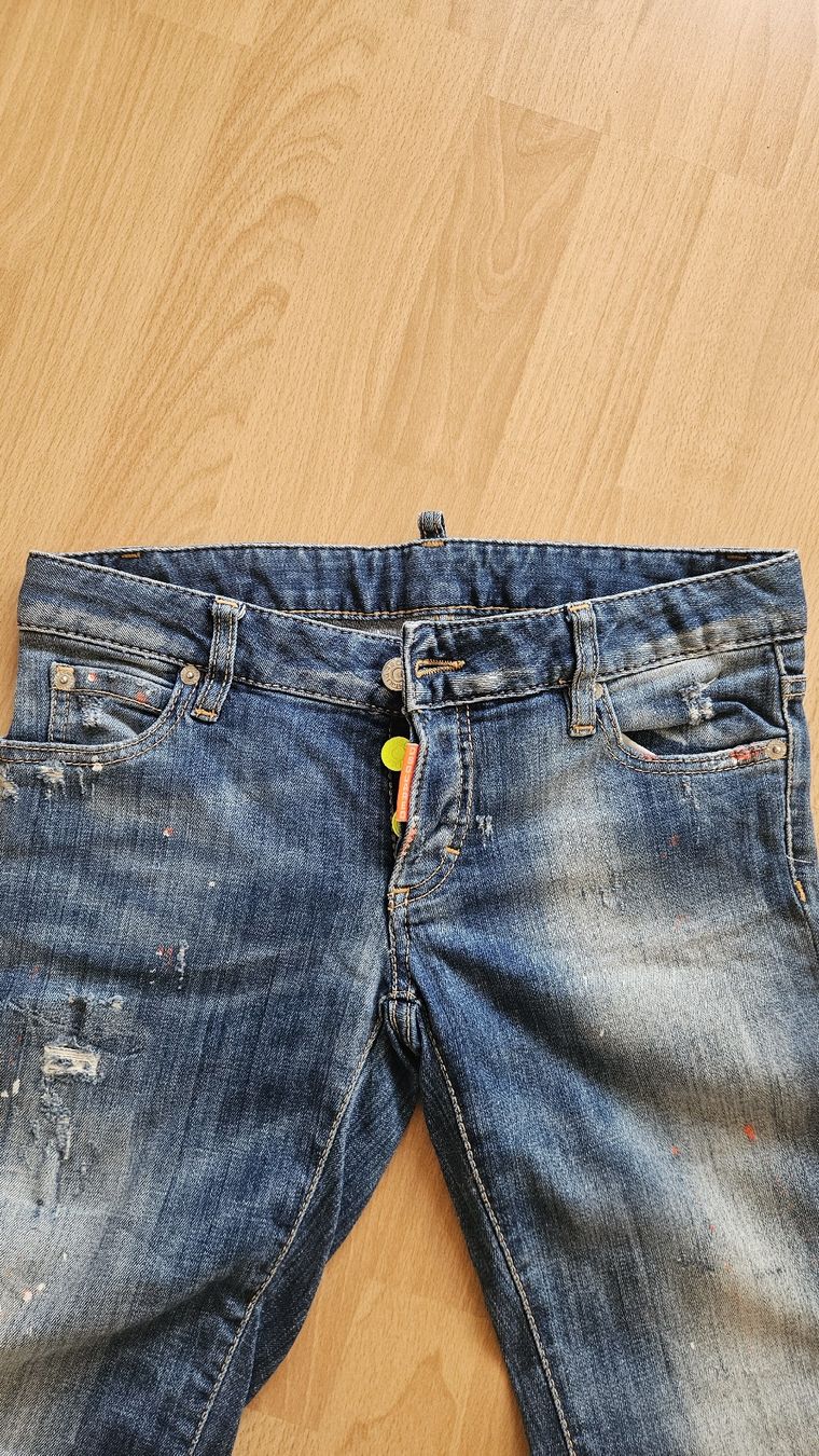 Dsquared2 Jeans: DISQUARED2 Jeans 38 (IT) – Usato da Rheinfelden venduto da DHS