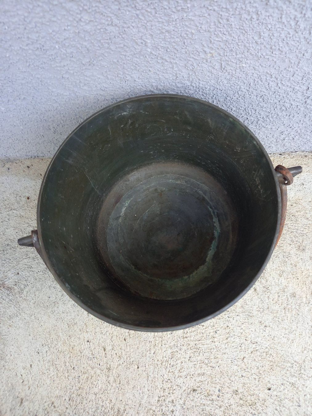 Pentole: Chaudron ancien en fonte – Usato da Rossens FR venduto da Souris1 1