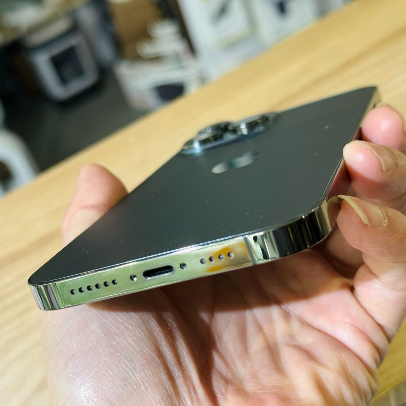 Apple Portables: Châssis iPhone 13 Pro Graphite (Original demonté pulled) – D'occasion à Morges par DA-repa 3