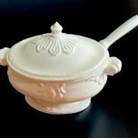 Suppenschüssel mit Schöpflöffel f/Puppenstuben. Met. NP 12.5