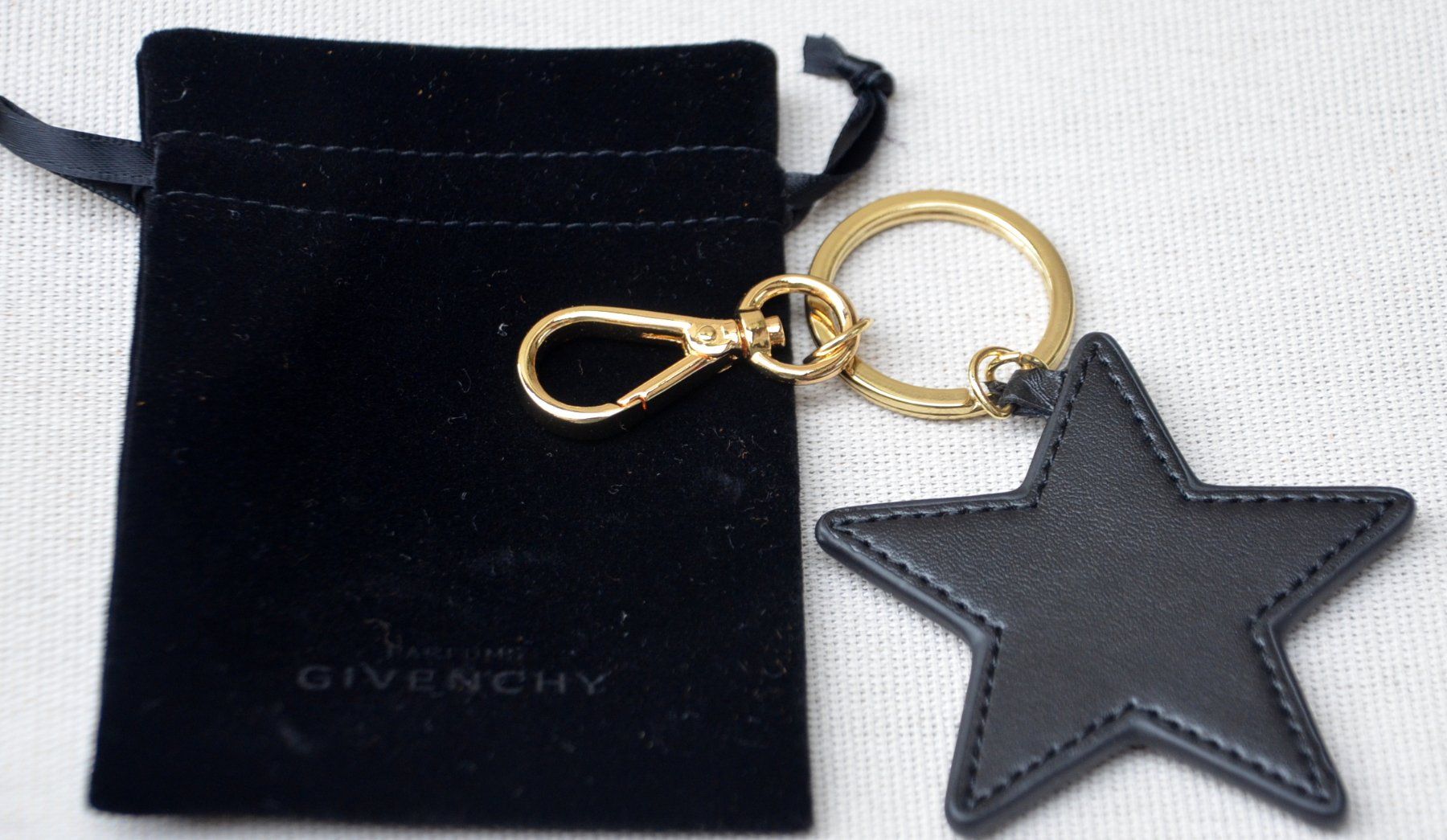 Givenchy Portachiavi: Givenchy Schlüsselanhänger / porte-clés – Nuovo (secondo la descrizione) da Collonges venduto da Allegree 2