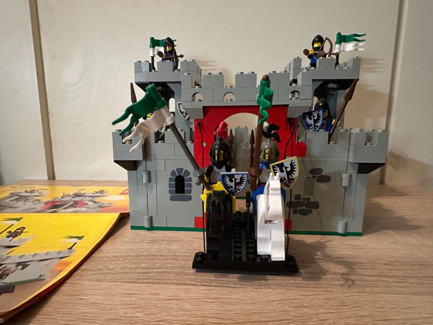 Legoland Kit di costruzioni: LEGO Ritter 6073 Knight's Castle – Usato da Basel venduto da Don-Angel 5