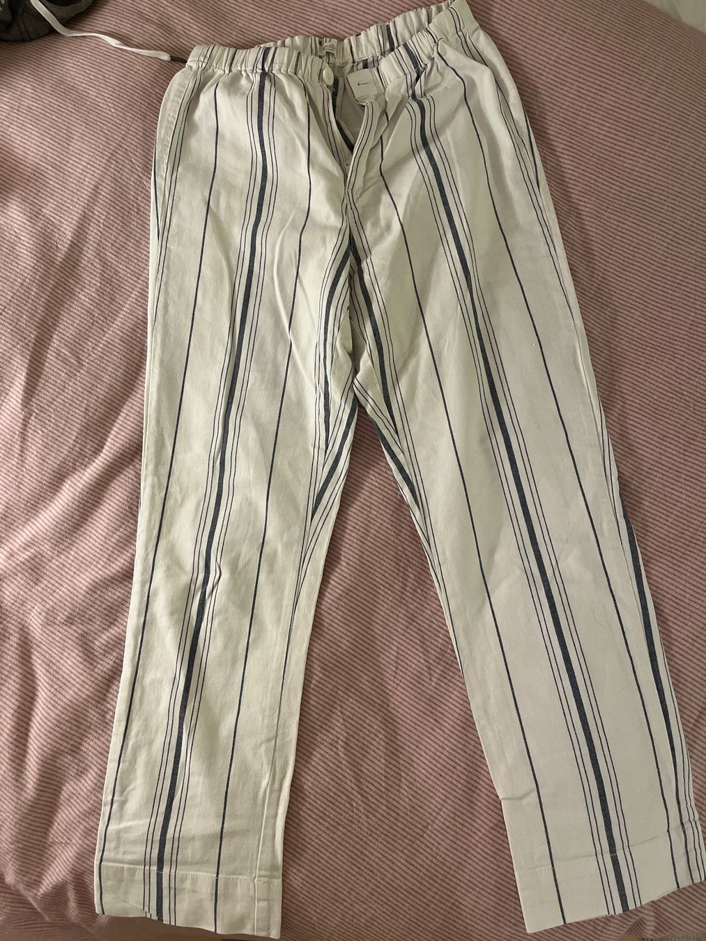 Brandy Melville Pantaloni: Stoffhose Brandy Melville – Usato da Gysenstein venduto da happy_life_
