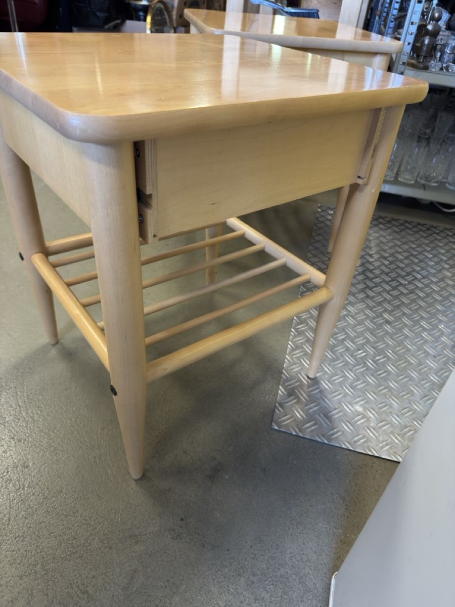 Comodini: 2 Stück Nachttisch/ Beistelltisch – Usato da Strengelbach venduto da RaenAntikDesign 7