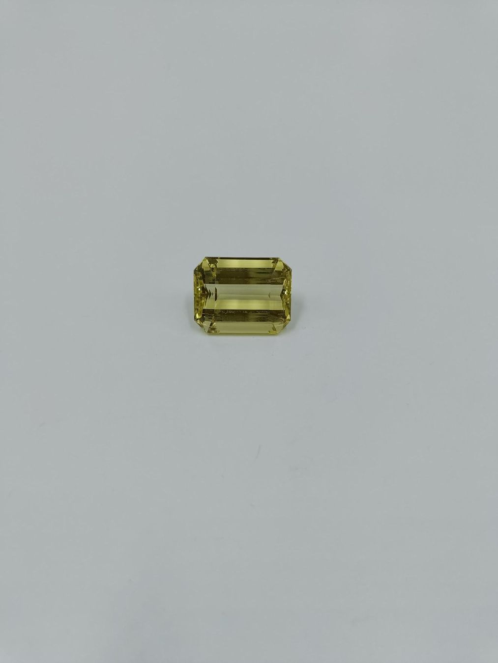 Pietre preziose: 1 ZITRONENGELBER CITRIN, 37.93 CT. – Usato da Luzern venduto da EdiGem 4