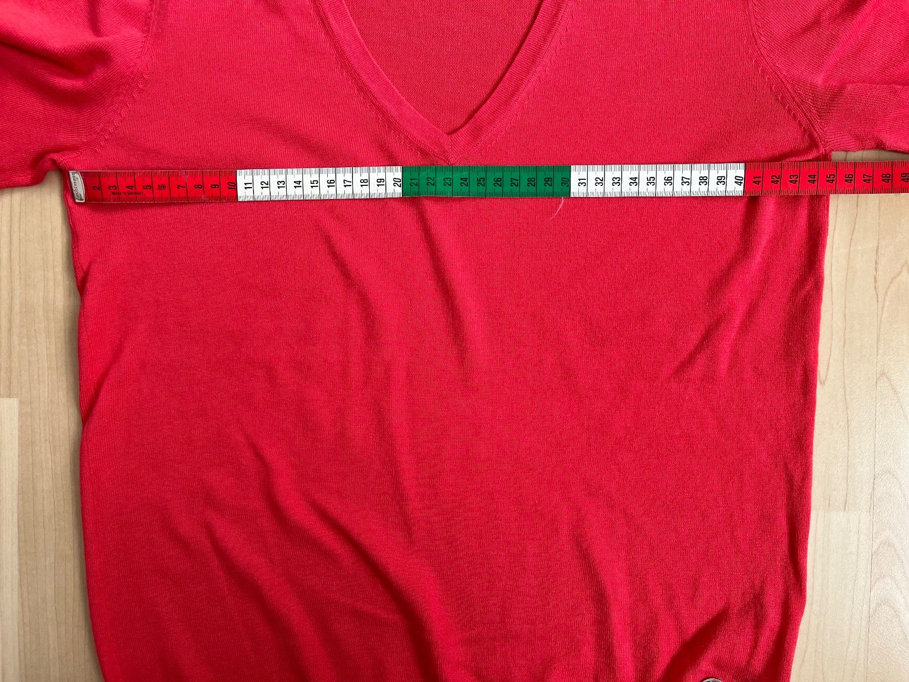 Armani Pullover & Sweatshirts: Armani: leichter Pullover, V-Auschnitt, rot, Gr. 36 38 – Gebraucht aus Luzern von ellitussi 5