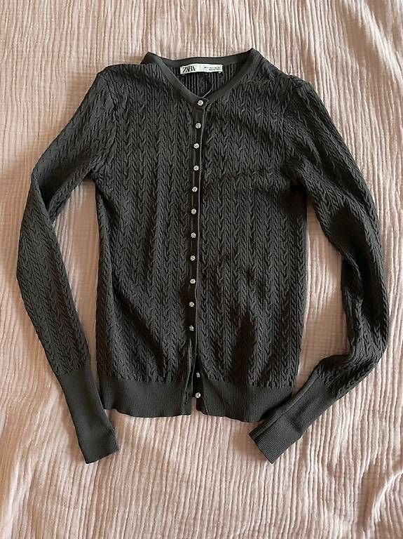 Jacken: Elegante graue Strickjacke – Gebraucht aus Zürich von ruh_qrn7