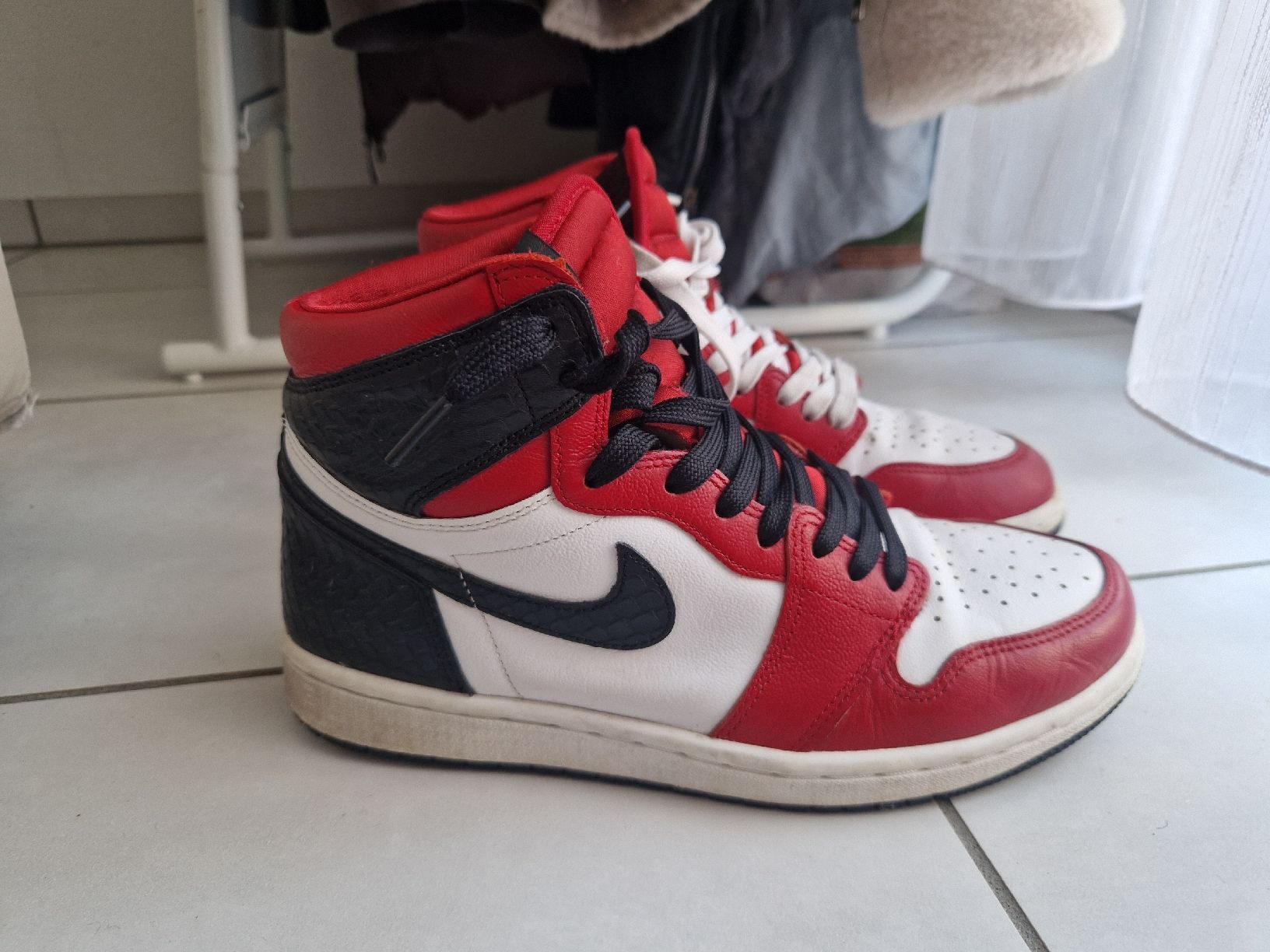 Jordan Scarpe da uomo: jordan 1 satin red – Usato da Cugnasco venduto da Nath_29 1