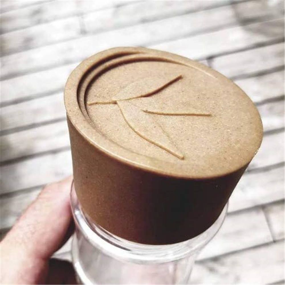 Trinkflaschen & Thermosflaschen: VEGANBOTTLEGO Gourde écologique végétale compostable – Neu und originalverpackt aus Châtelaine von BONNE_AFFAIRE 1