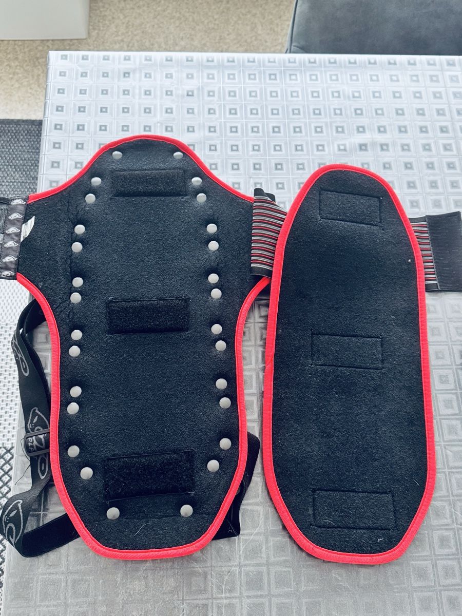 Ufo Plast Schutz & Schoner: Protection dorsale – Gebraucht aus Moutier von Rossiforever 1