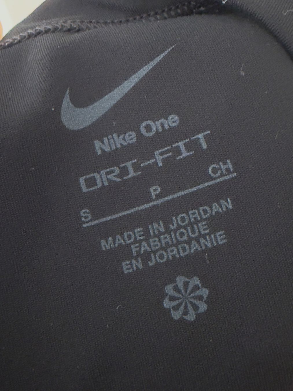 Nike Top: Nike - Top – Usato da Zürich venduto da JessGar 2