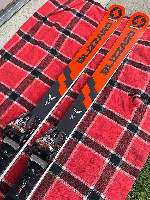 Skis: Sci - Blizzard Firebird GS FIS – Gebraucht aus Corzoneso von nou_ysd9