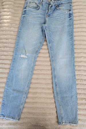 zara Jeans hellblau mit Riss gebraucht Grösse 40