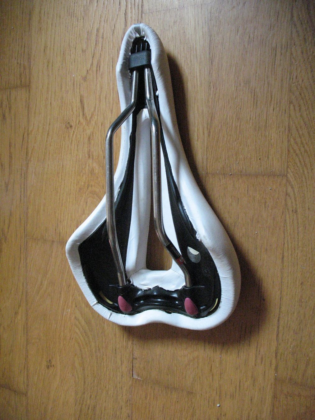 Selle Italia Ersatzteile: Vintage Rennrad Sattel – Neu (gemäss Beschreibung) aus Bern 16 von HoneyBee06 2