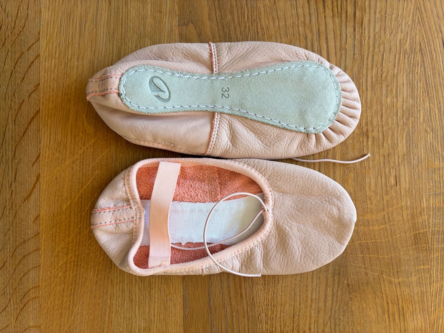 Decathlon Scarpe per ragazzi: Chaussons de danse roses taille 32 – Nuovo (secondo la descrizione) da Confignon venduto da Gd8