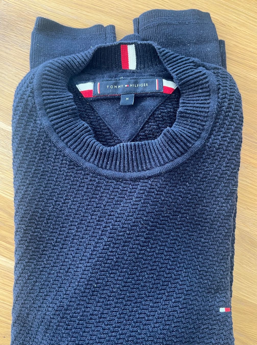 Tommy Hilfiger Maglioni & Felpe: Tommy Hilfiger Pullover Grösse M, dunkelblau – Usato da Zollikofen venduto da Michel_A 1