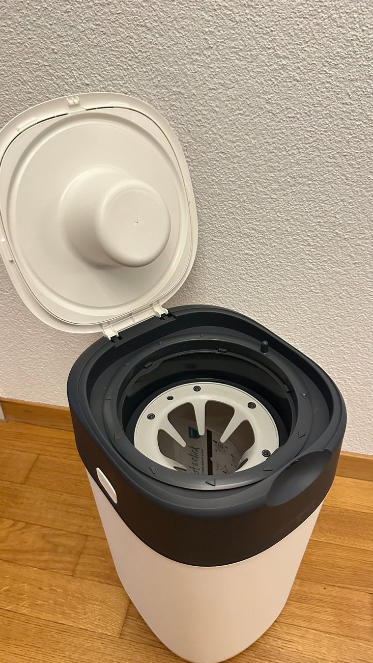 Tommee Tippee Cestini per rifiuti: Tommee Tippee Twist & Click – Nuovo (secondo la descrizione) da Rafz venduto da gab_h8wj