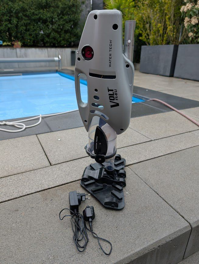 Accessori per Piscine: Akku-Poolreiniger Volt FX-8 Li – Usato da Therwil venduto da bensotto