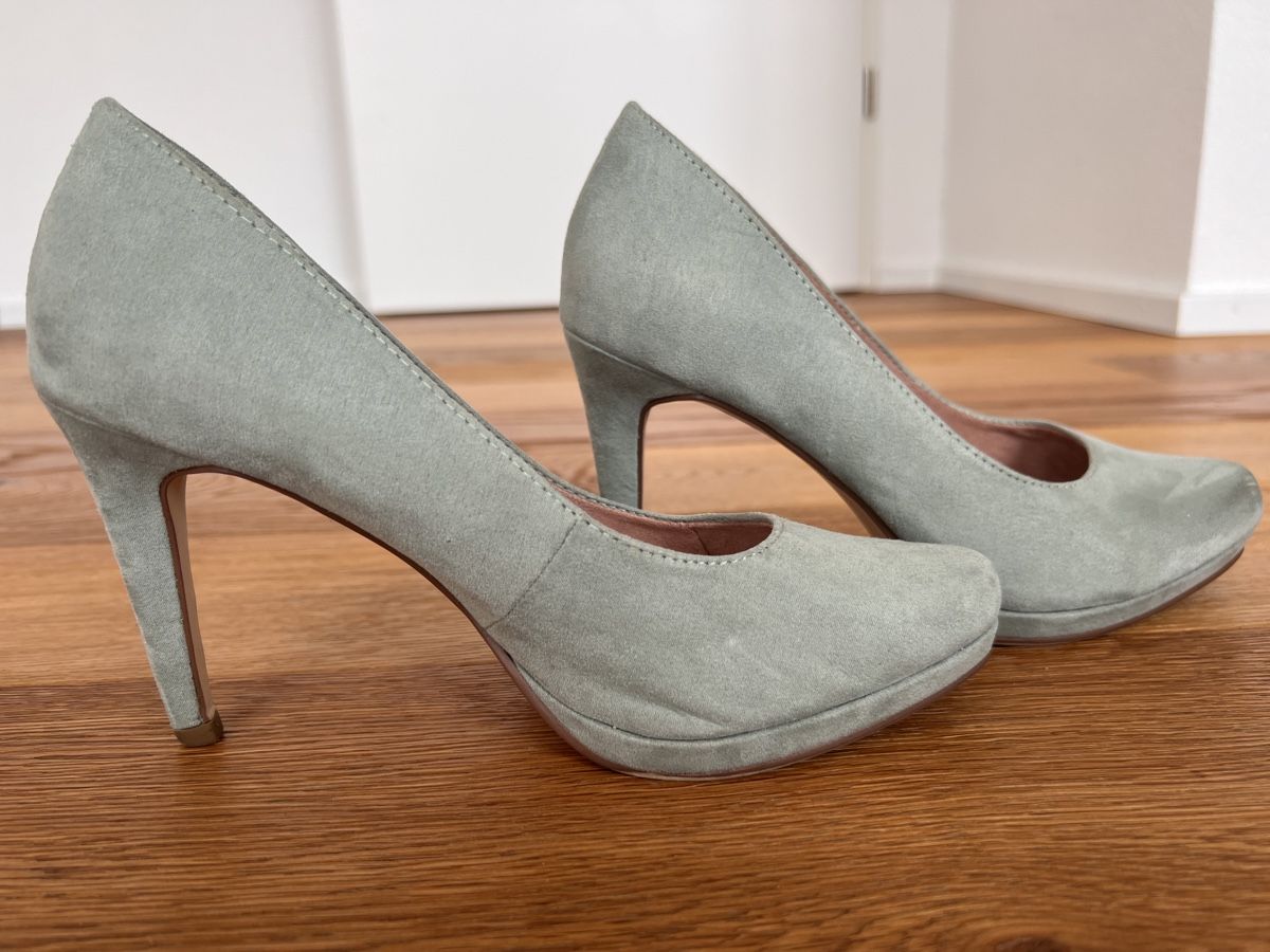 Tamaris Scarpe da donna: Tamaris Pumps Gr. 37, Wildlederoptik, mintgrün – Usato da Gipf-Oberfrick venduto da Sonne010203 1