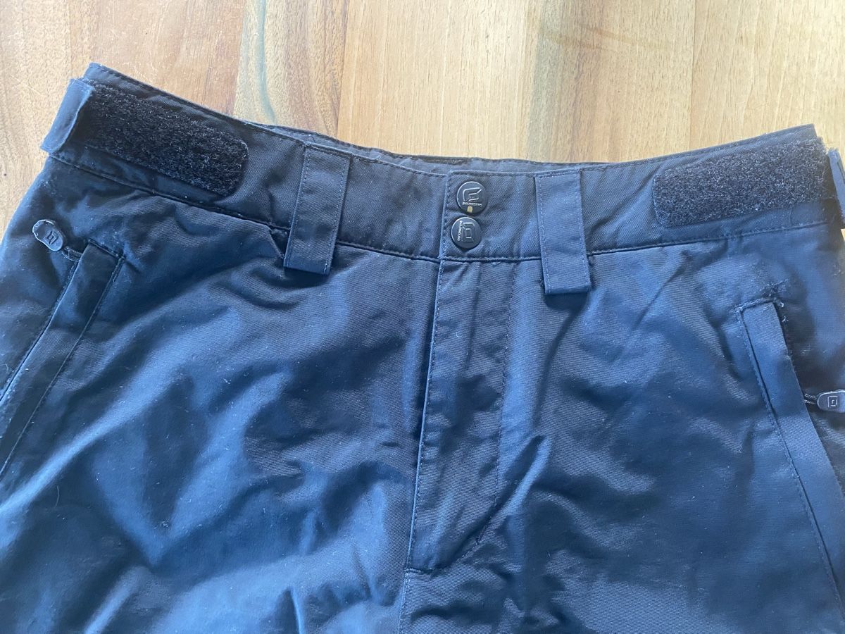 Pantaloni: Skihose Belowzero Grösse 152 Kinder Snowboardhose schwarz – Usato da Horw venduto da dreamsofacid 5