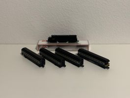 US Passagierzug-Set mit Atlas GE U25B #4452 Spur N