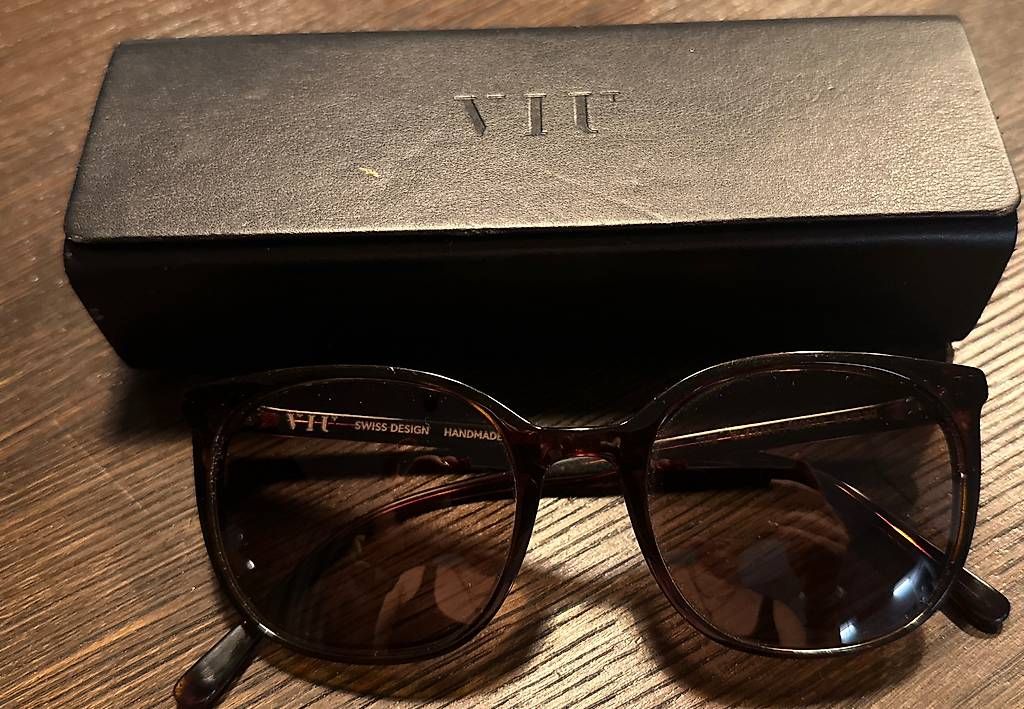 Brillen & Gläser: Sonnenbrille von VIU – Gebraucht aus Emmenbrücke von Ane06