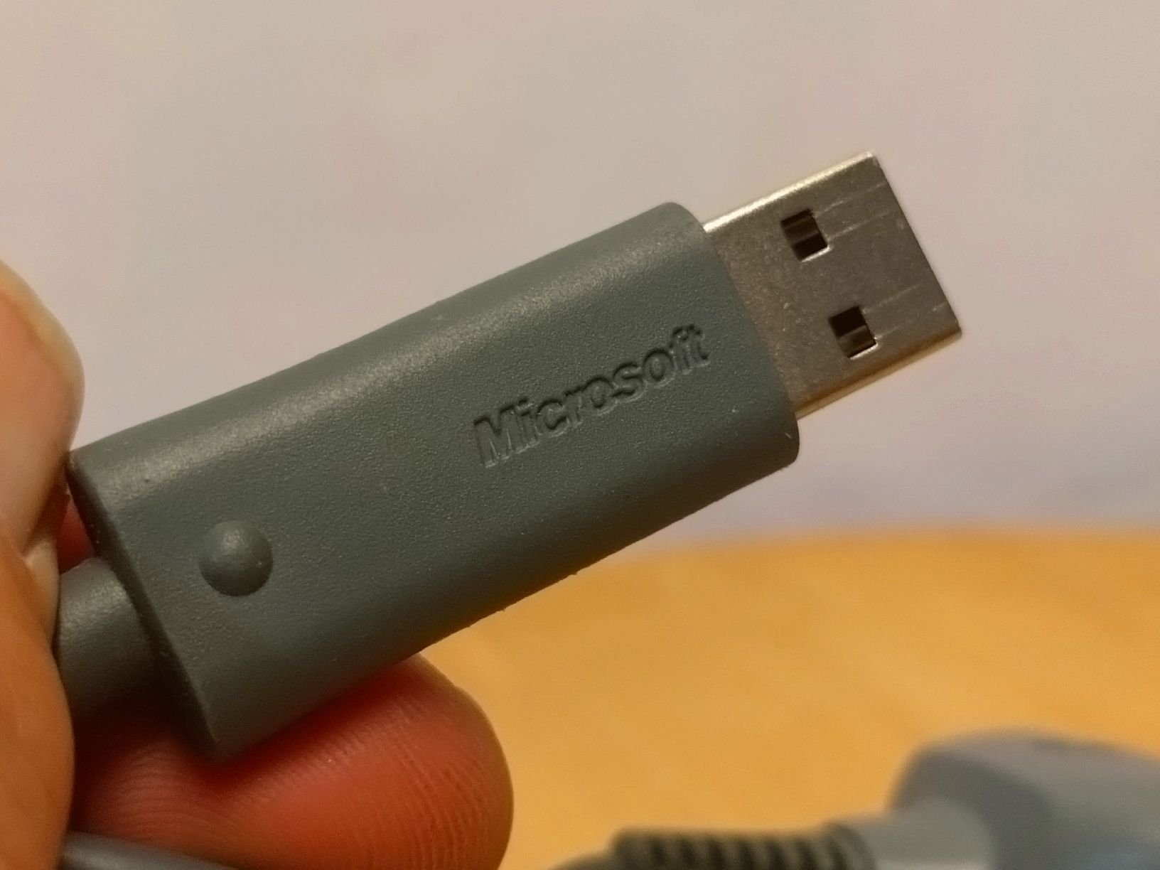 Microsoft Câbles: Xbox 360 Play & Charge Kit Microsoft USB gris – D'occasion à Farvagny-le-Grand par LaCaverne 3