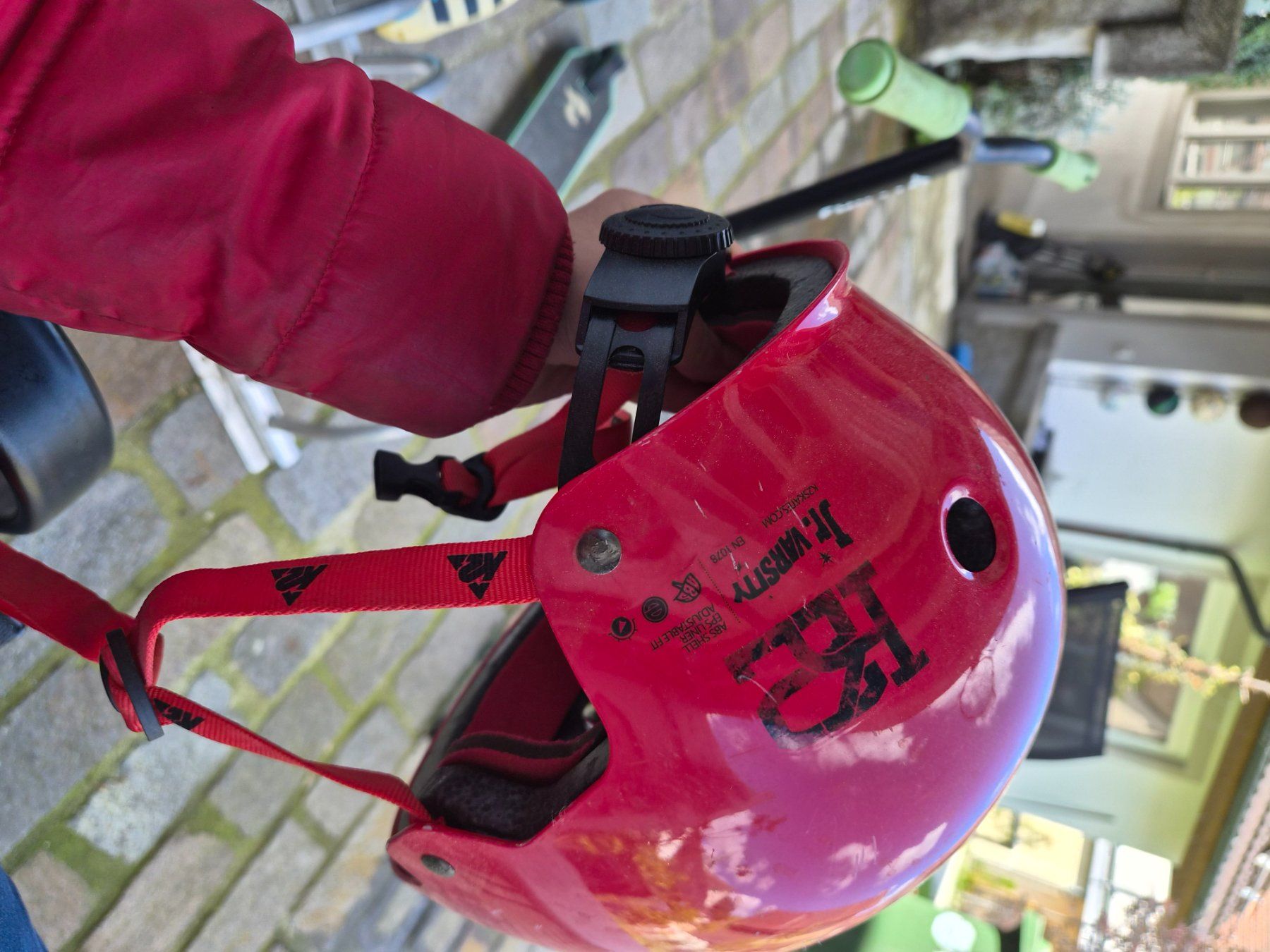 Helme: Roter Velohelm / gebraucht – Gebraucht aus Fislisbach von Crisisgusita 1
