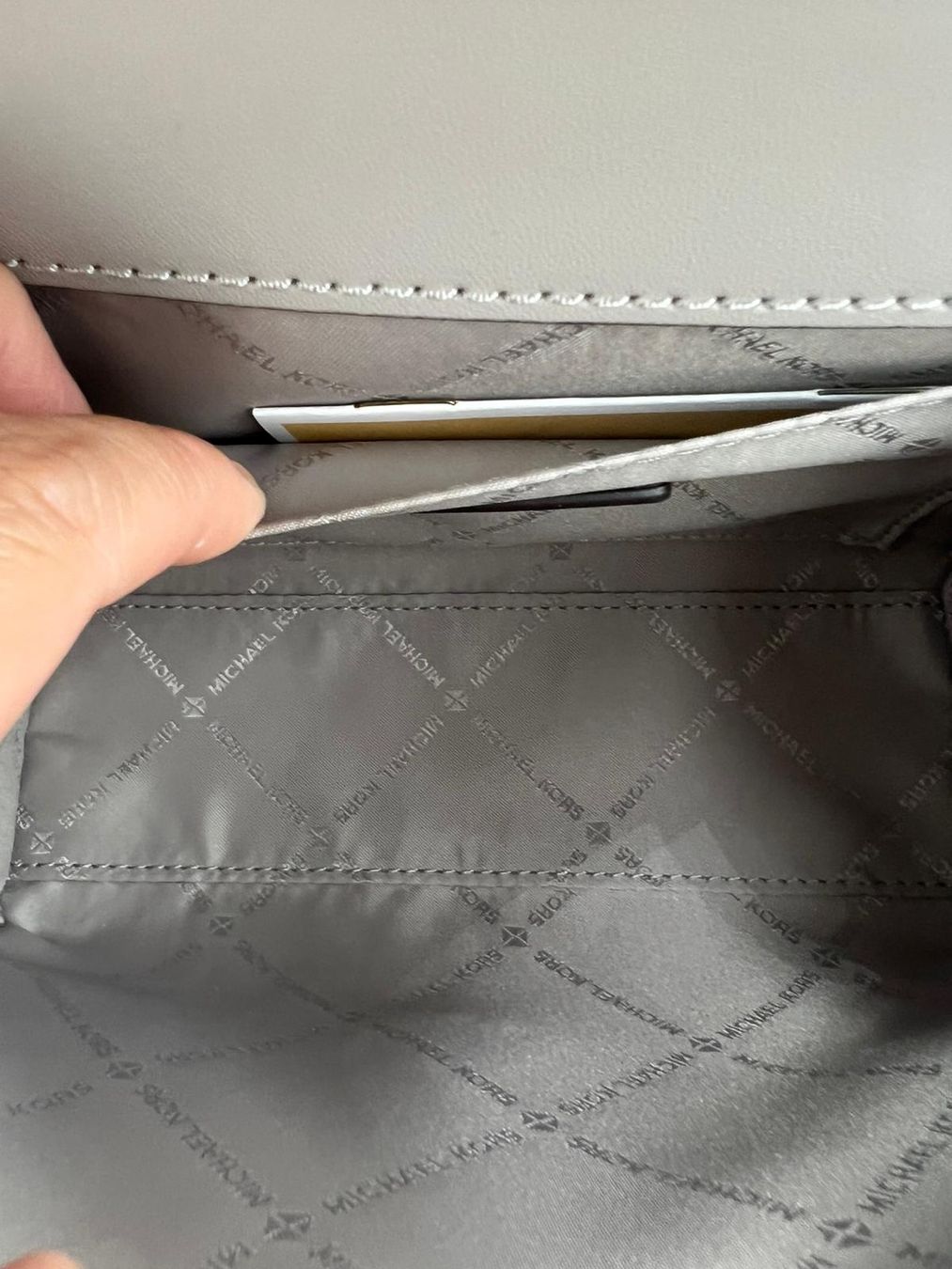 Michael Kors Borse da donna: Michael Kors Tasche silver – Nuovo e nell'imballaggio originale da Wiedlisbach venduto da Sistershop 4