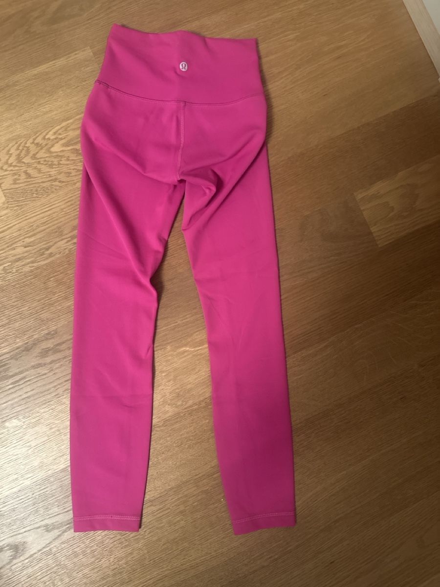 Lululemon Leggings: Lululemon leggings – Nuovo (secondo la descrizione) da Binningen venduto da mar_nz5s 1