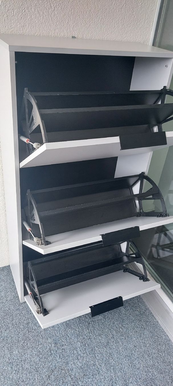 Armadi: Schuhschrank ( Kipper) – Usato da Zug venduto da krissang 2