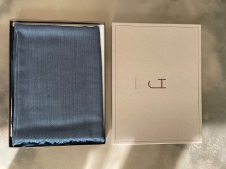 Cashmere Scarf in Indigo Blue – Brand New, Never worn