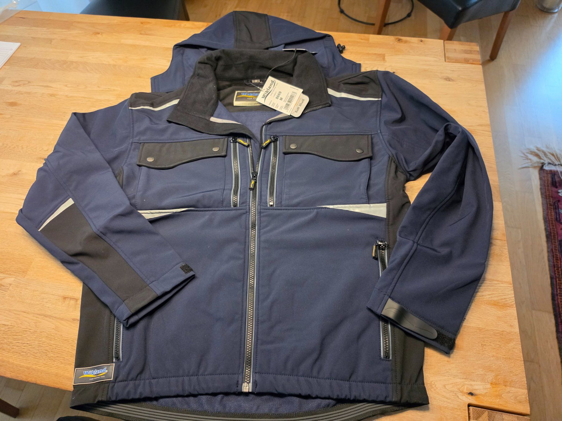 Wikland Giacche: Wikland Softshelljacke marine/schwarz Gr.M – Nuovo e nell'imballaggio originale da Thun venduto da Beas-Allerlei