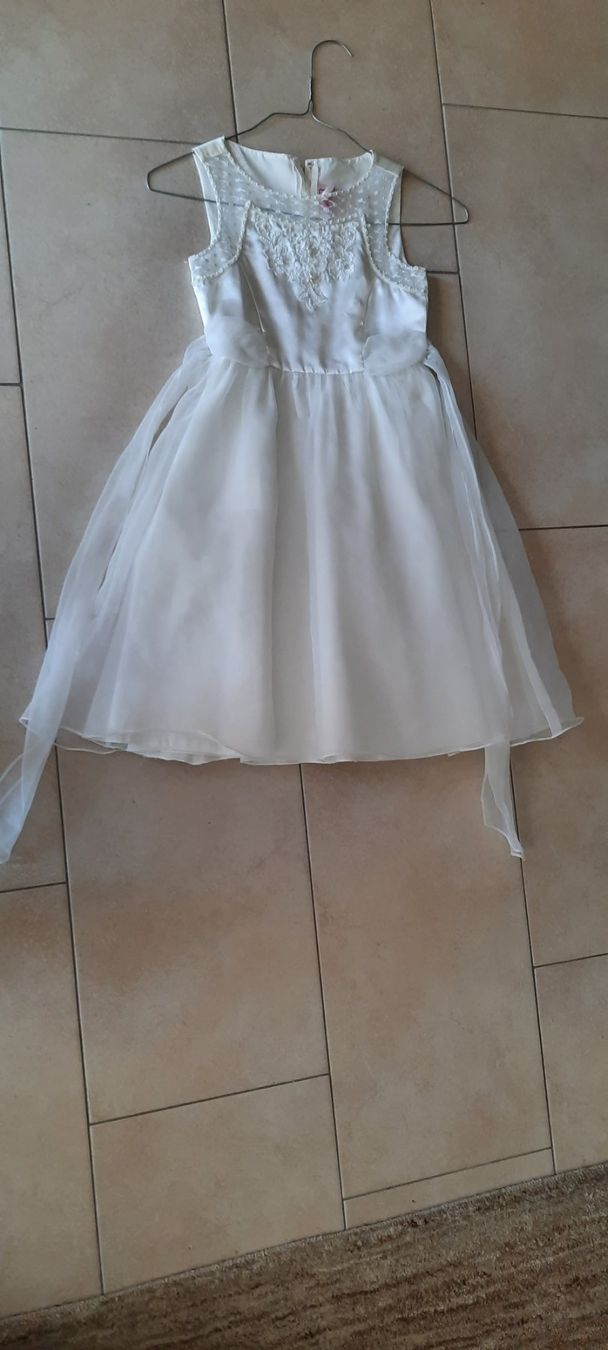 Pimkie Kleider & Röcke: Weisses Kleid für Alter 6 – Gebraucht aus Volketswil von Merkur10