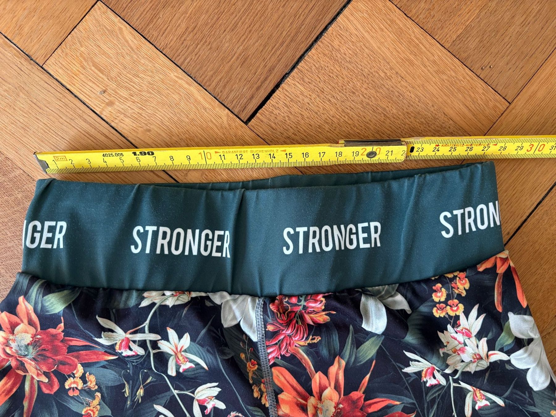 Pantaloni: Gym-Shorts von STRONGER Gr. S – Usato da Zürich venduto da triangular 2