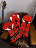 Helly Hansen Schwimmweste + Tribord-Schwimmwesten