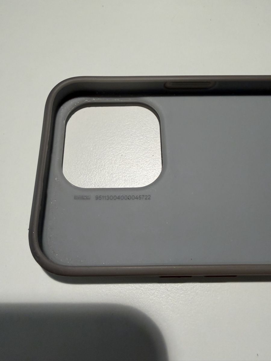 Cover & Protezioni schermo: Rimowa Handyhülle iPhone 15 Pro – Usato da Walchwil venduto da SIAM14 2