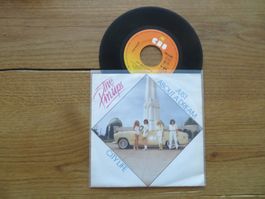 The Pinups - City Life/Just About A Dream Single CBS