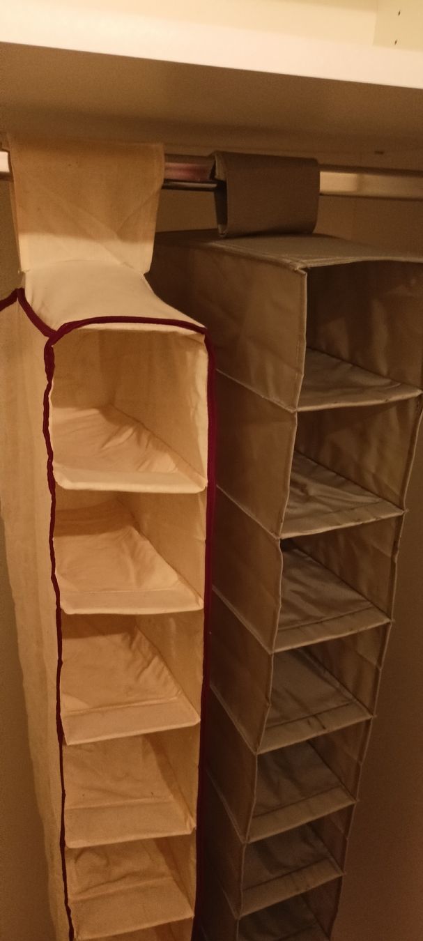 Altro in Decorazioni & Accessori: Pair de suspensions de chaussures pour armoire. – Nuovo (secondo la descrizione) da GENEVE venduto da goldforall 7